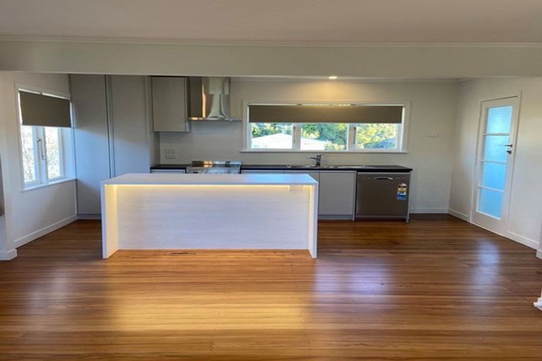 Photo of property in 3 Adriatic Avenue, Henderson, Auckland, 0612
