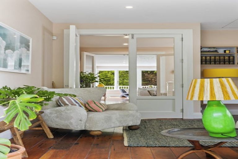 Photo of property in 19 Lower North Terrace, Kelburn, Wellington, 6012