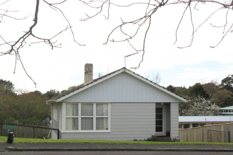 Photo of property in 4 Grenville Street, Marfell, New Plymouth, 4310