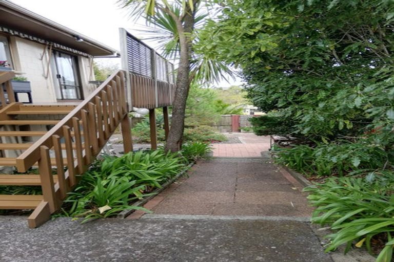 Photo of property in 2/92 Sartors Avenue, Browns Bay, Auckland, 0630