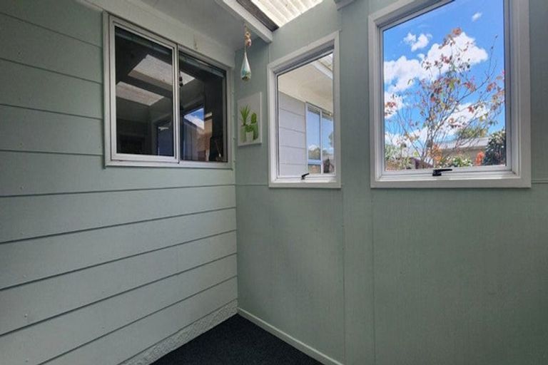 Photo of property in 27 Browning Crescent, Owhata, Rotorua, 3010