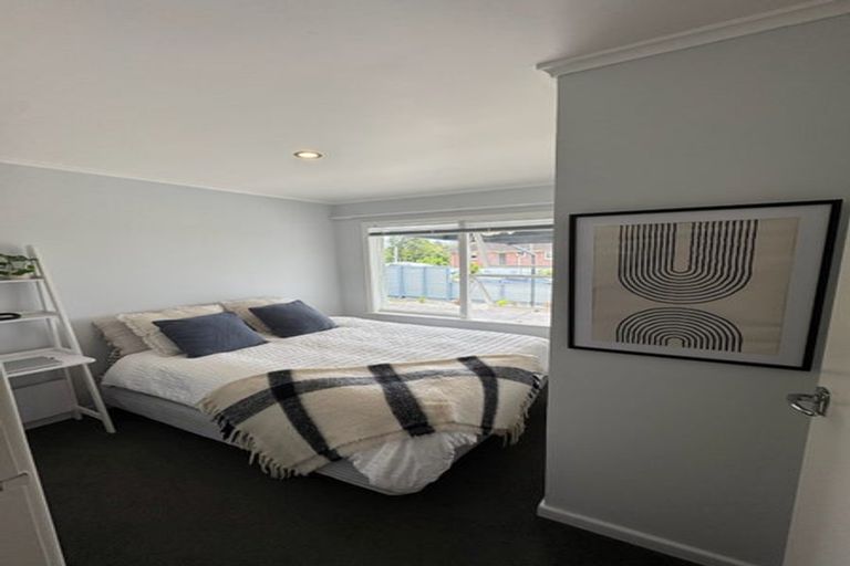 Photo of property in 18a Tiroroa Avenue, Te Atatu South, Auckland, 0610