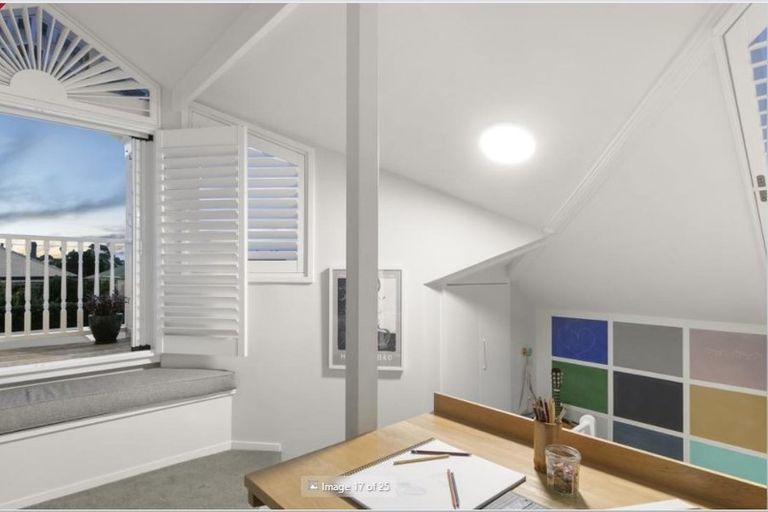 Photo of property in 25 Roslyn Terrace, Stanley Point, Auckland, 0624