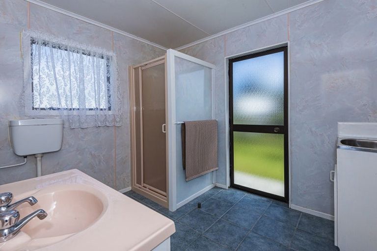 Photo of property in 2 Graham Street, One Tree Point, 0118