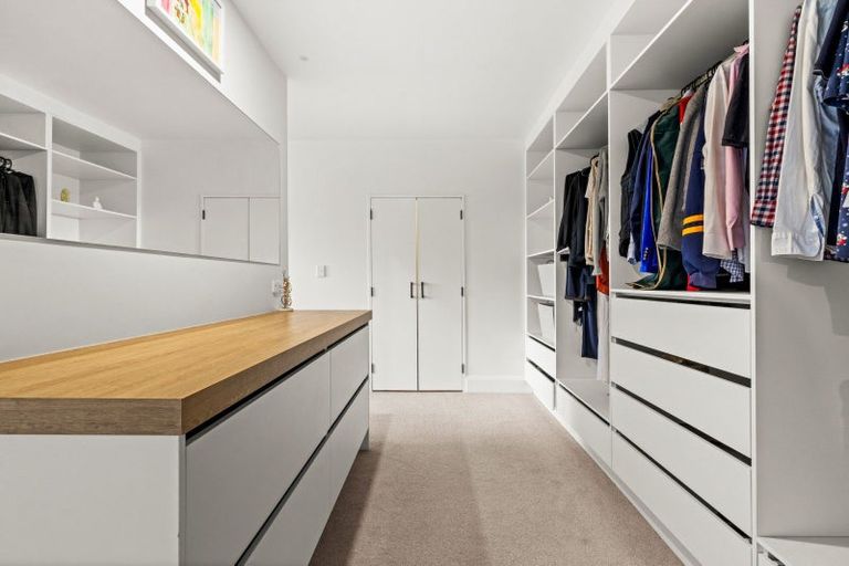 Photo of property in 73 James Cook Street, Havelock North, 4130