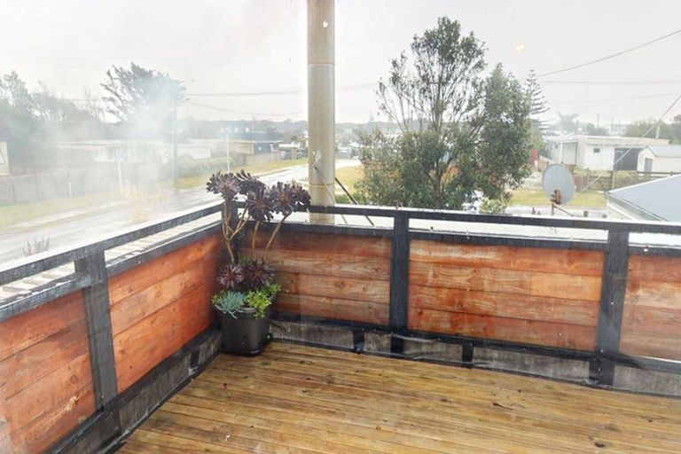 Photo of property in 31 Kauwhata Street, Himatangi Beach, Foxton, 4891