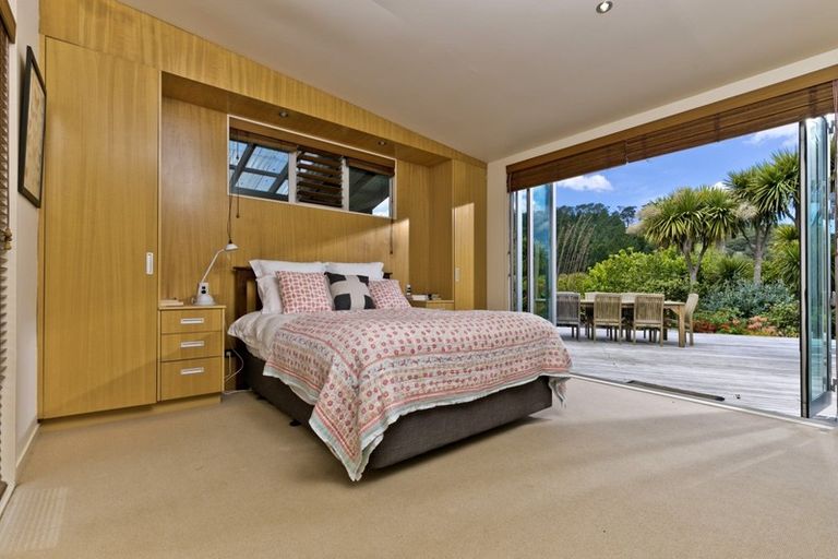 Photo of property in 218 Mcpike Road, Waimauku, 0883