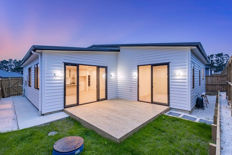Photo of property in 7 Ropere Street, Kumeu, 0810