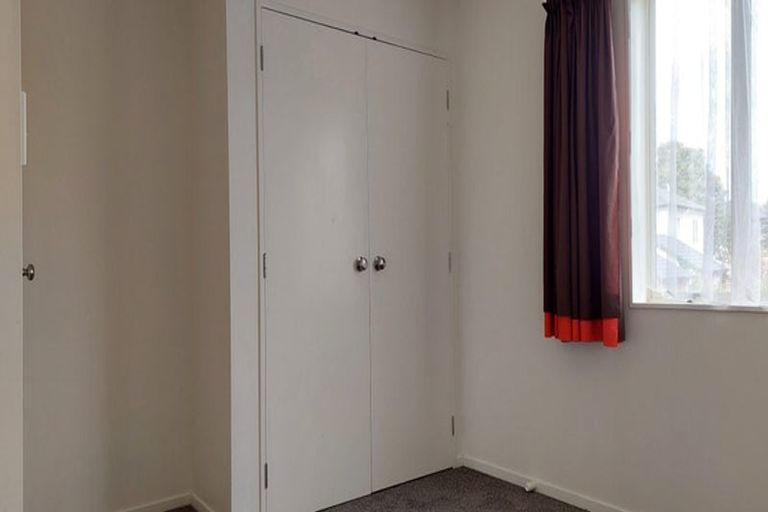 Photo of property in 10 Rosandich Drive, Sunnyvale, Auckland, 0612