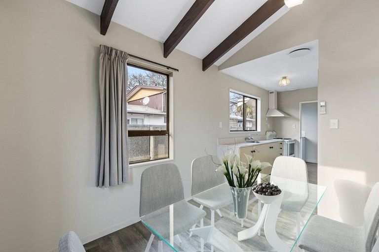 Photo of property in 2/279 Main South Road, Hornby, Christchurch, 8042