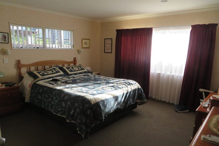Photo of property in 70 Tuihana Drive, Papamoa Beach, Papamoa, 3118