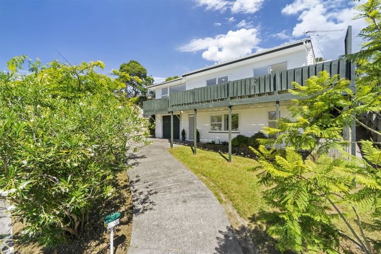 Photo of property in 33 Weatherly Road, Torbay, Auckland, 0630