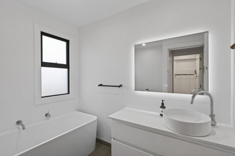 Photo of property in 105 Parklands Avenue, Bell Block, New Plymouth, 4312