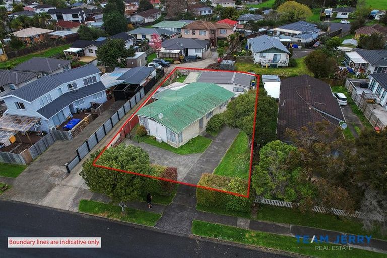 Photo of property in 30 Casuarina Road, Half Moon Bay, Auckland, 2012