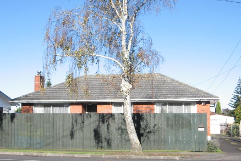 Photo of property in 154 Russell Road, Manurewa, Auckland, 2102