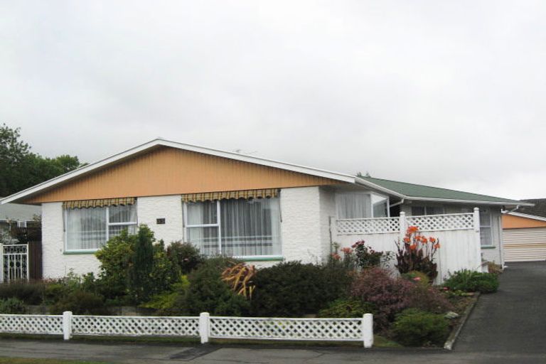 Photo of property in 35 Strathfield Avenue, Dallington, Christchurch, 8061