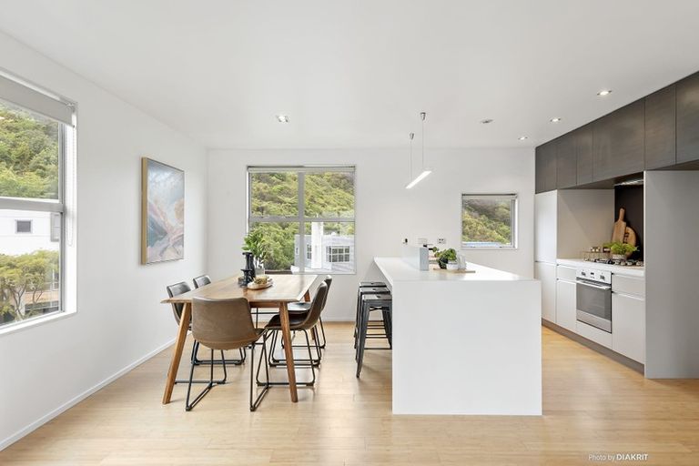 Photo of property in 65 Saddleback Grove, Karori, Wellington, 6012