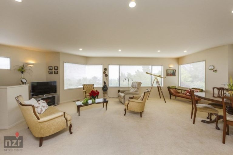 Photo of property in 16 Woodland Grove, Feilding, 4702