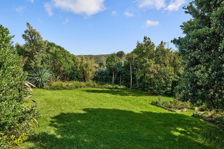 Photo of property in 58 Kiriwai Road, Paremata, Porirua, 5024