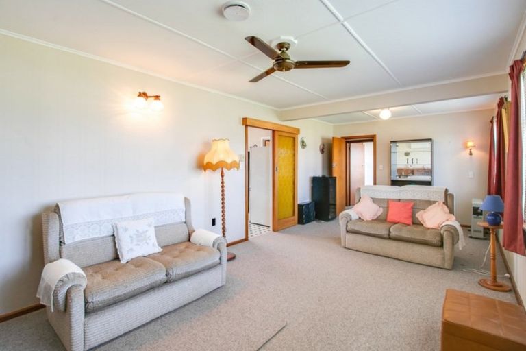Photo of property in 14 Shackleton Street, Maraenui, Napier, 4110