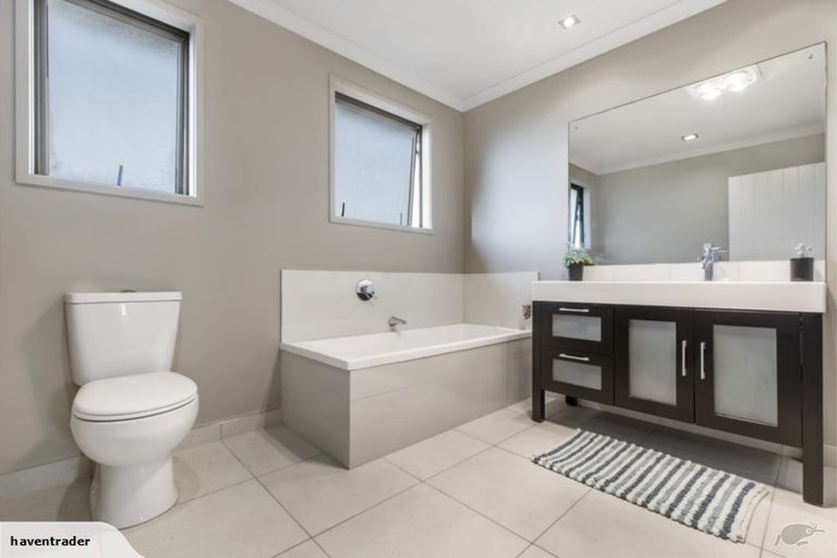 Photo of property in 34 Manhattan Rise, Orewa, 0931