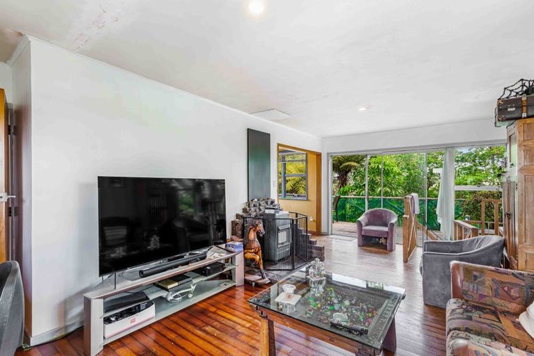 Photo of property in 25 Bridgens Avenue, Te Atatu Peninsula, Auckland, 0610