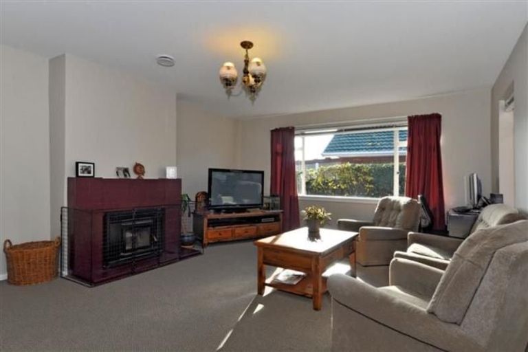 Photo of property in 2 Nyoli Street, Northcote, Christchurch, 8052