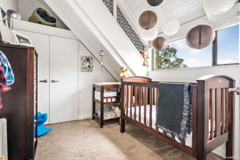 Photo of property in 7 Wyoming Avenue, Murrays Bay, Auckland, 0630