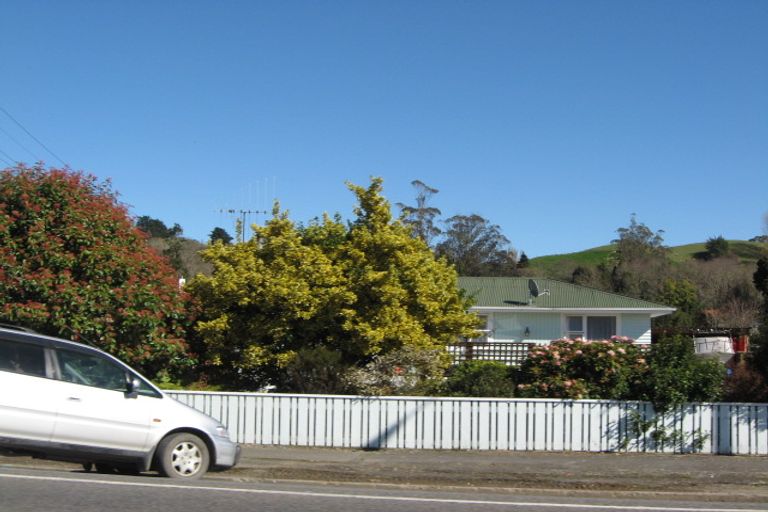 Photo of property in 14b Milne Street, Hunterville, 4730