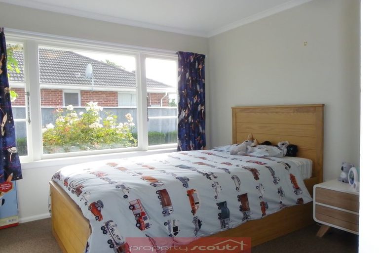 Photo of property in 17 Manor Place, Bryndwr, Christchurch, 8053