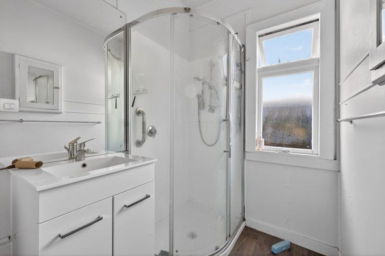 Photo of property in 186 Wainoni Road, Avondale, Christchurch, 8061