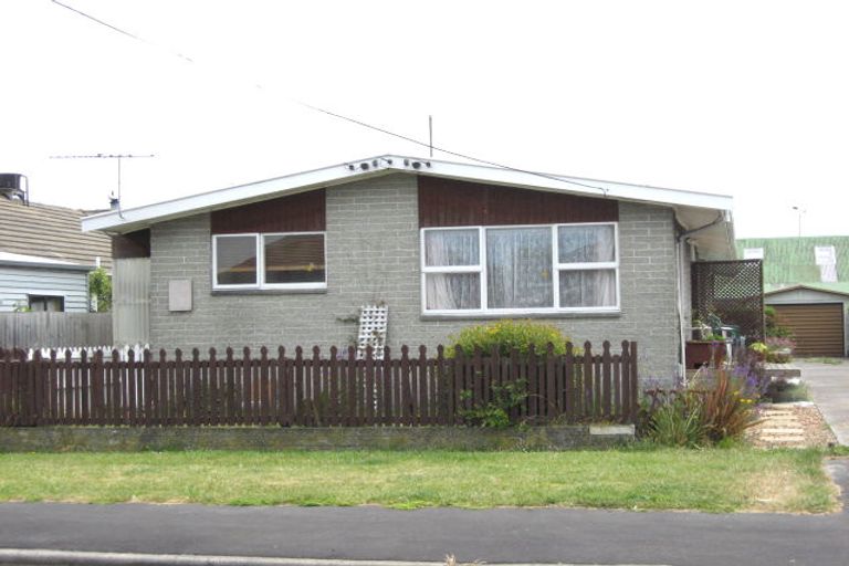 Photo of property in 2/14 Hart Street, Woolston, Christchurch, 8023