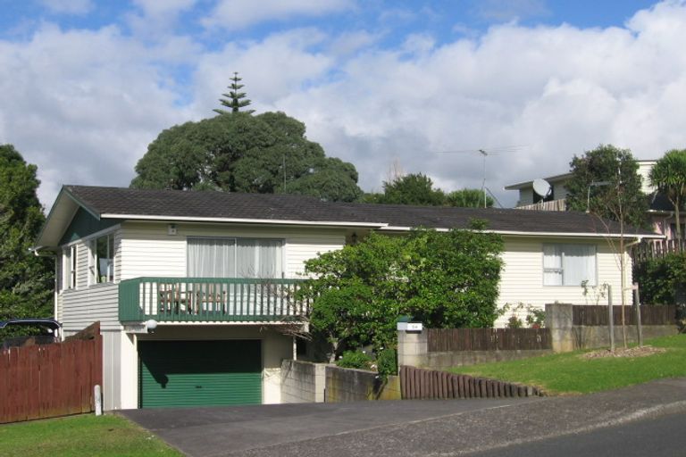 Photo of property in 54 Zita Maria Drive, Massey, Auckland, 0614