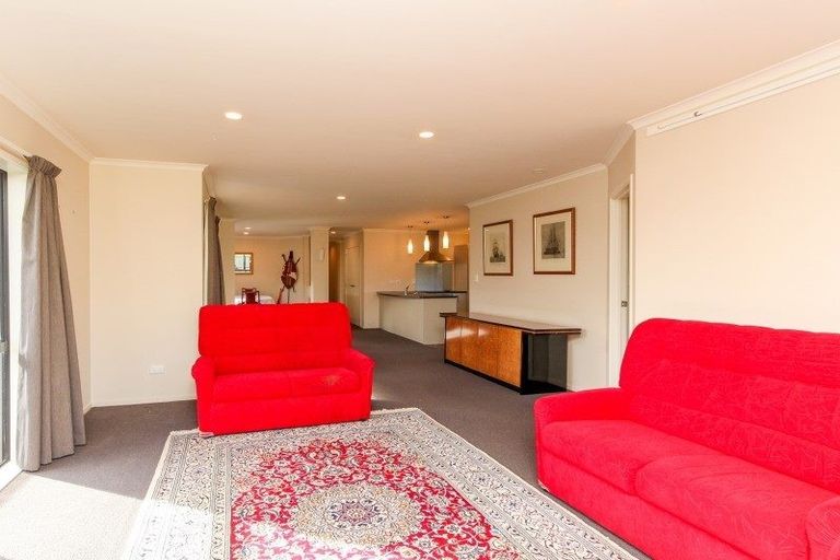 Photo of property in 354 Carrington Street, Upper Vogeltown, New Plymouth, 4310