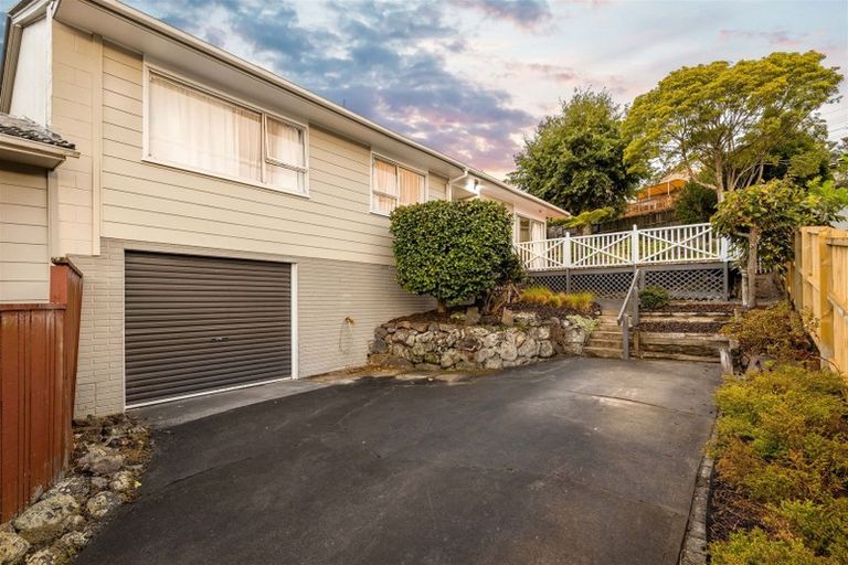 Photo of property in 2/4 Osmond Court, Sunnyvale, Auckland, 0612