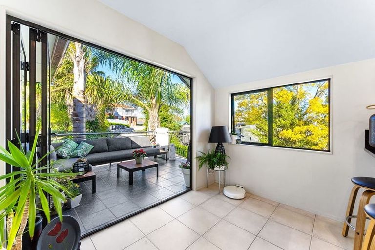 Photo of property in 416 Beach Road, Mairangi Bay, Auckland, 0630