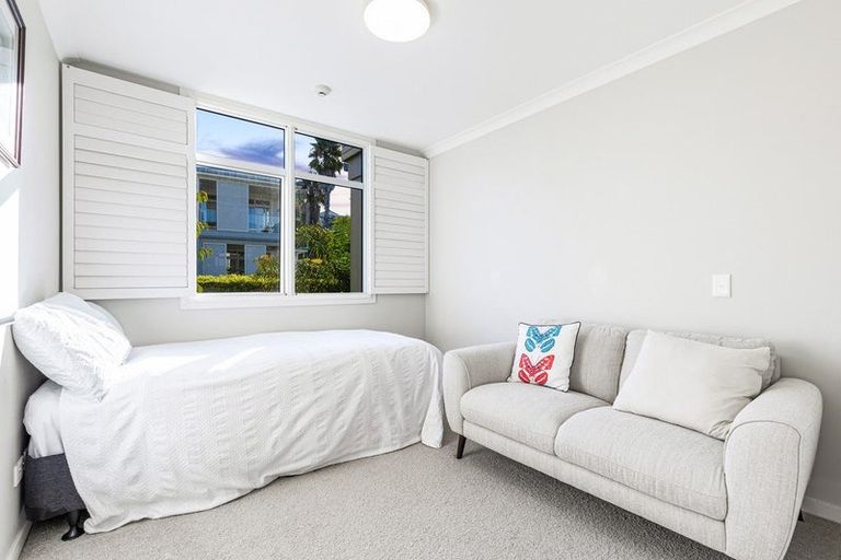 Photo of property in 30 Rewa Rewa Lane, Orewa, 0931