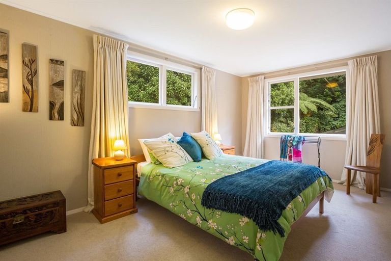 Photo of property in 3 Glentui Grove, Khandallah, Wellington, 6035