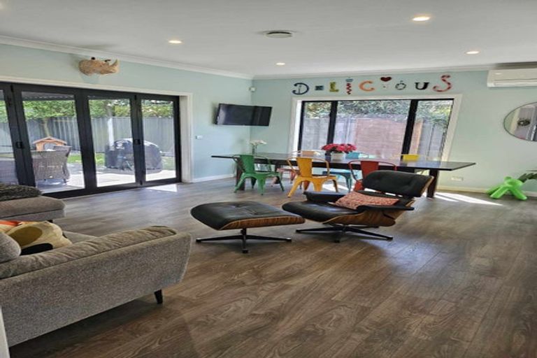 Photo of property in 39 Heynes Place, Clive, 4102