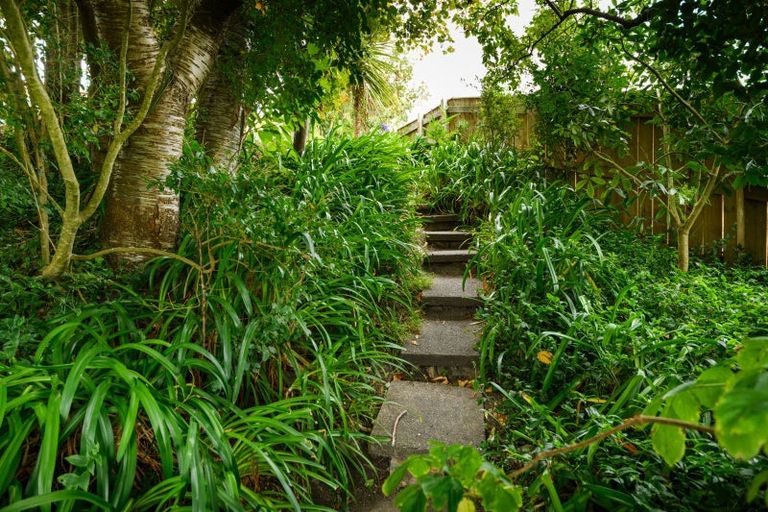 Photo of property in 35 Stewart Crescent, Hokowhitu, Palmerston North, 4410