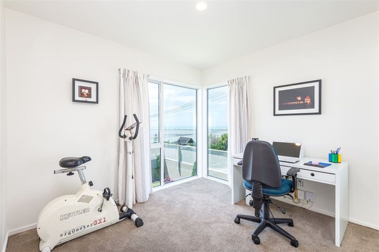 Photo of property in 45a Marama Crescent, Mount Pleasant, Christchurch, 8081