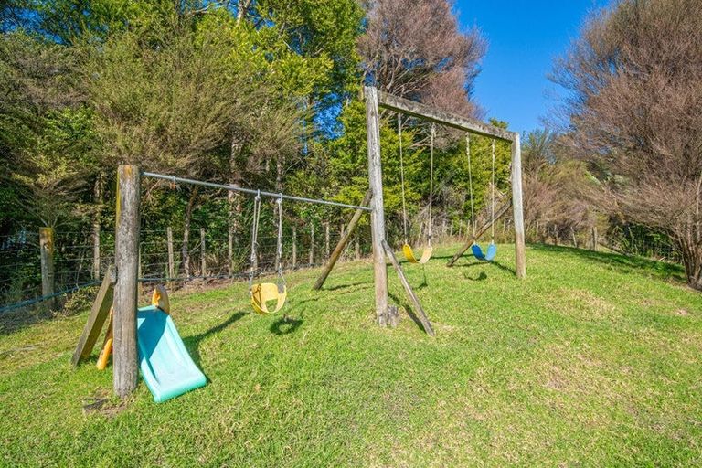 Photo of property in 341 Kanohi Road, Kaukapakapa, 0873