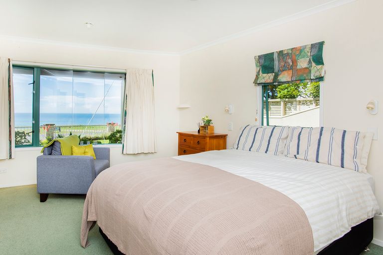 Photo of property in 64 Moana Road, Okitu, Gisborne, 4010