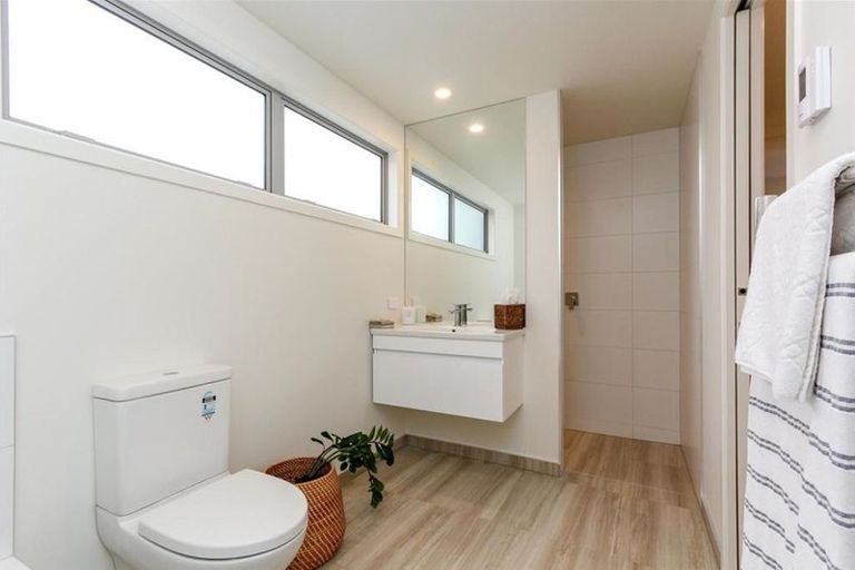 Photo of property in 4 Mackillop Way, Brooklands, New Plymouth, 4310