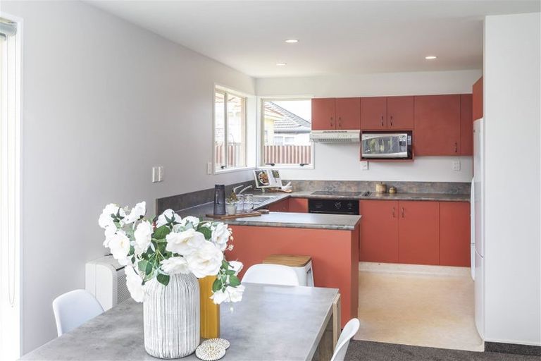 Photo of property in 2 Rosefield Lane, Northcote, Christchurch, 8052