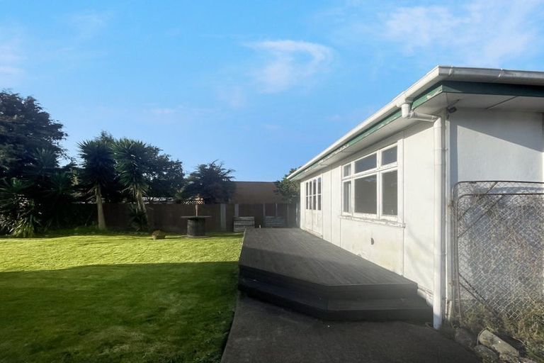 Photo of property in 24 Mckenzie Street, Levin, 5510