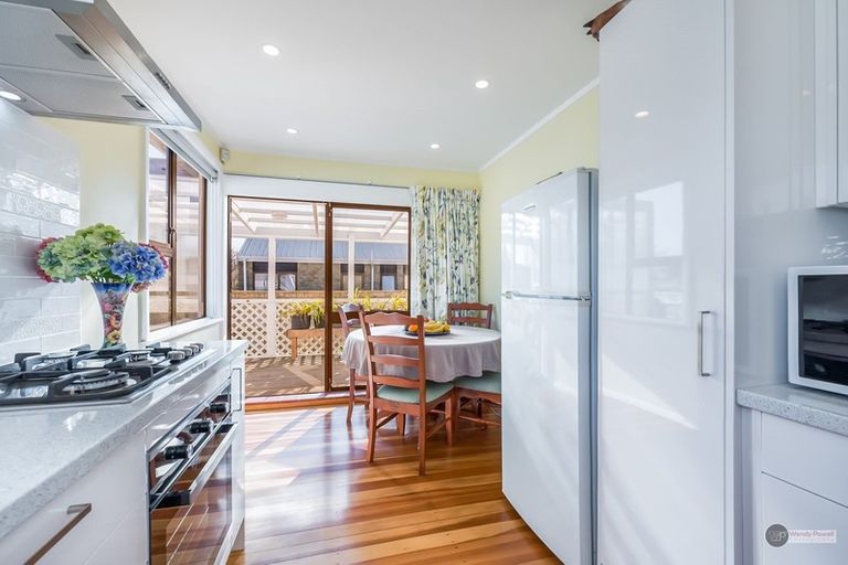 Photo of property in 15 Fleet Street, Naenae, Lower Hutt, 5011