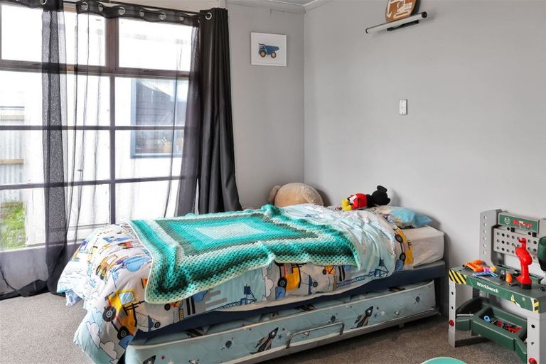 Photo of property in 14 Johnstone Street, Tinwald, Ashburton, 7700