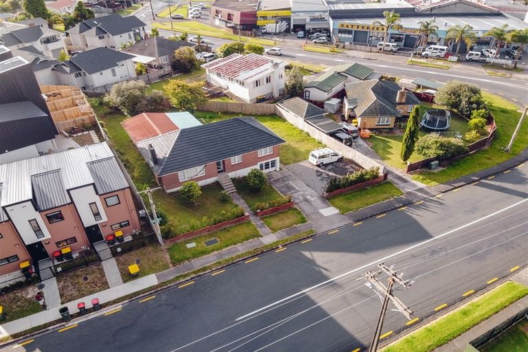 Photo of property in 68 Delta Avenue, New Lynn, Auckland, 0600