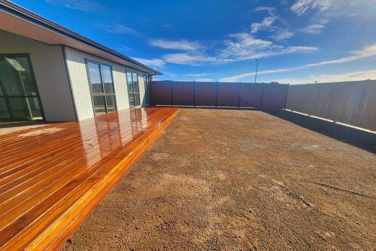 Photo of property in 5 Thorn Place, Levin, 5510